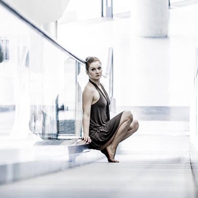 Aldina Topčagić na prvoj intervenciji unutar muzejskog prostora:, foto: Andrea Copony, Kunsthaus Graz, 2016.