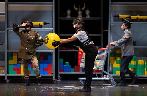 Hombre Colletivo: Alle Armi, autori Hombre Colletivo