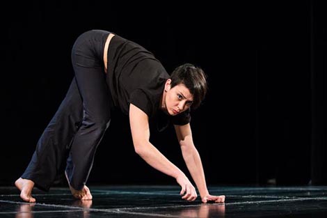 Zagrebačko kazalište mladih i Umjetnička organizacija 21:21: Anatomija mačke, kor. Ksenija Zec i Petra Hrašćanec