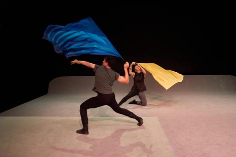 Ara!Ara!, autori: Ginevra Panzetti, Enrico Ticconi, foto: Sindri Uču