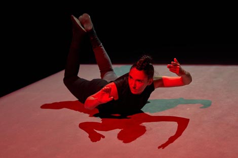 Ara!Ara!, autori: Ginevra Panzetti, Enrico Ticconi, foto: Sindri Uču