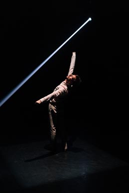 Flota, zavod, Murska Sobota (Slovenija): Arms that Never Knew Me, kor. Charlie Brittain & Milan Tomášik, foto: Vladimír Veverka