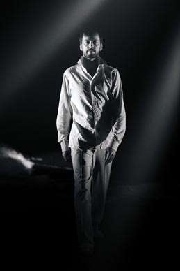 Flota, zavod, Murska Sobota (Slovenija): Arms that Never Knew Me, kor. Charlie Brittain & Milan Tomášik, foto: Vladimír Veverka