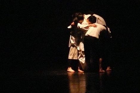 Kazalište Dora, Japan: Ayanasu / Woven, red. Kenjiro Otani