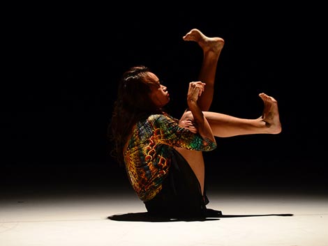 Babae, kor. Joy Alpuerto Ritter