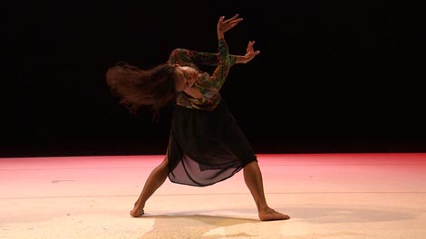 Babae, kor. Joy Alpuerto Ritter