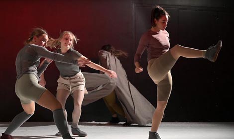 Umjetnička organizacija 21:21, Zagreb, i Zagrebački plesni centar: Caroling, autorica Petra Hrašćanec, foto: Nina Đurđević