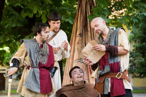 Akademija za umjetnost i kulturu u Osijeku: Peter Barnes, Crveni nosovi, mentor Jasmin Novljaković, foto: Marin Franov / OLJK