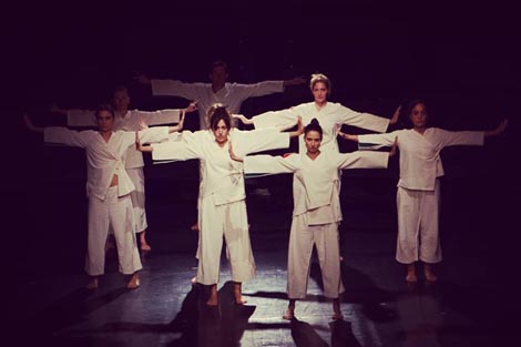 Plesna udruga Tiramola, Split: Crveno kao zeleno, autorice i koreografkinje Nikolina Dolfić i Lucija Zalović