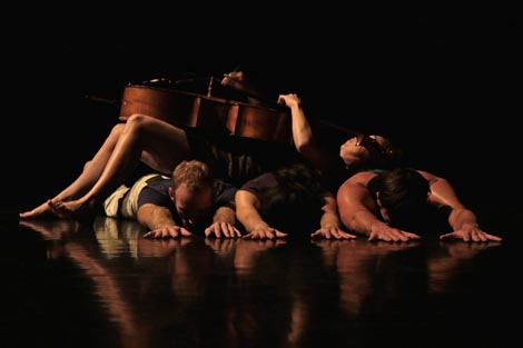 Sine Qua Non Art, Des Ailleurs sans lieux, koncept i koreografija: Christophe Béranger, Jonathan Pranlas-Descours, foto: danceweekfestival.com