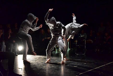 Aleksandra Janeva Imfeld, Plesni centar Tala, Zagreb, No problem production, Belgija, Pogon Jedinstvo, Zagreb: displaced, plesna predstava i koncert, kor. Tamara Curić, Aleksandra Janeva Imfeld, Larisa Navojec, foto: Igor Čepurkovski