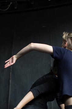 Male forme Studija za suvremeni ples i Zagrebački plesni centar: Eye Sea I See, kor. Nikolina Medak