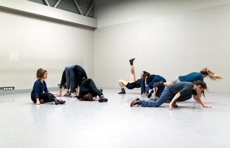 Roberta Milevoj (Nikad kraja) i Multimedijalna koliba, Zagreb: Familija, kor. Roberta Milevoj, foto: Damir Žižić