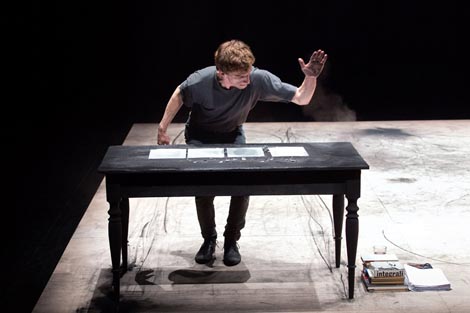 Sad Sam Lucky, autor Matija Ferlin, foto: Nada Žgank, 2012.