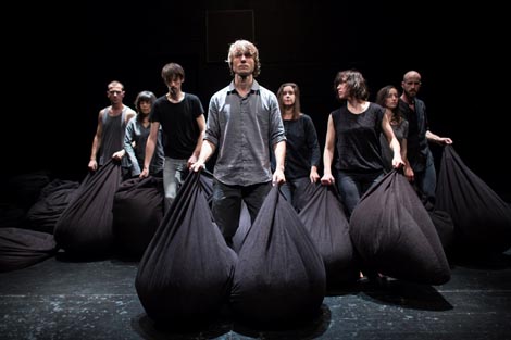 Gradnja (Der Bau), kor. Isabelle Schad