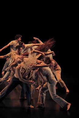 Zagrebački plesni ansambl i En-Knap grupa, Ljubljana: Gran Bolero, kor. Jesús Rubio Gamo, foto: Andrej Lamut