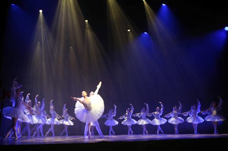 Hrvatsko narodno kazalište Split: Ludwig Minkus, Bajadera, red. i kor. Valentina Ganibalova (prema koreografiji Mariusa Petipaa u verziji V. I. Ponomarjeva i V. M. Čabukianija), 2009.