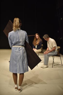 Studio za suvremeni ples, Zagreb: Iscjelitelji, kor. Jasna Layes Vinovrški, foto: Silvija Dogan