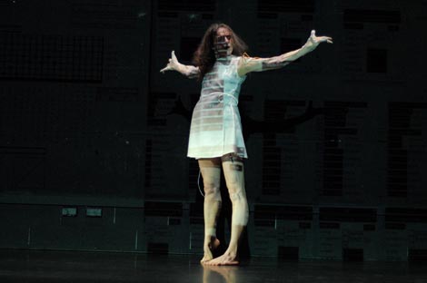 Compagnie Jasmina, Francuska: Julie(t)-duet in absentia, kor. Jasmina Prolić