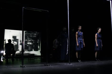 BADco., Zagreb: 1 siromašan i jedna 0, red. Tomislav Medak i Goran Sergej Pristaš, 2008., foto: Ranka Latinović