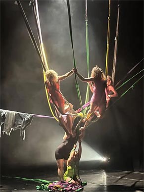 Triko Cirkus Teatar, Kamioninđe