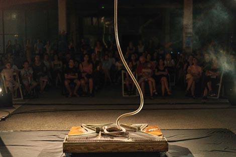 Etida za preparirani klavir i uže, kor. Danijela Zajc