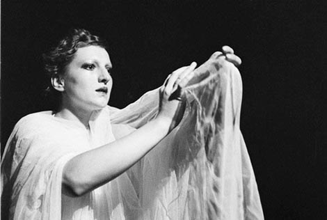 Kugla glumište: Ljubav i pamćenje 1976.: Dunja Koprolčec-Burić u ulozi Gale. foto: Mladen Babić