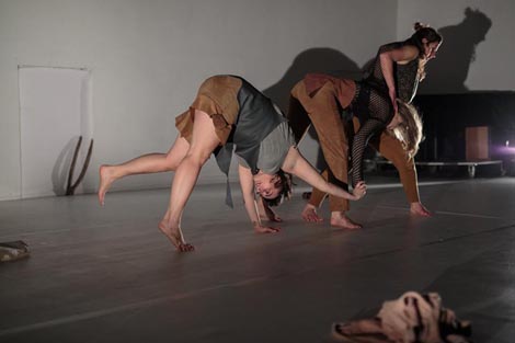 UO Koreokroj, Zaprešić: La huesera La trappera La loba, kor. Irena Mikec