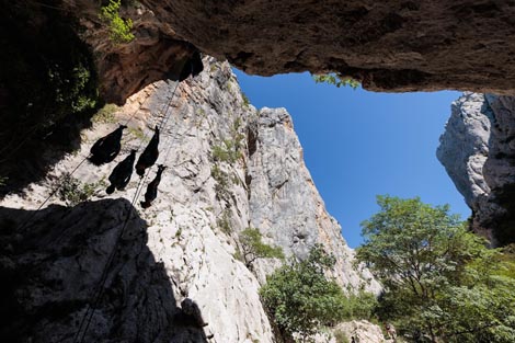 Ljuska (fotografija s probe), kor. Julie Taffe, Marija Šćekić, Biennale Novog pokreta 2023, foto: Marko Lorenzo Blaslov