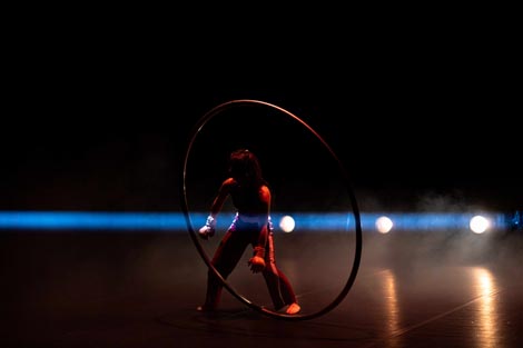 Cie 7Bis: Lontano, autori Marica Marinoni, Juan Ignacio Tula, foto: Matej Lesi