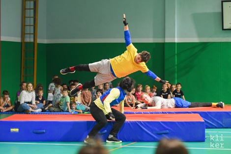 UO VRUM, The100Hands: Matta Matta 2.0, koncept i koreografija Jasper Džuki Jelen, Mojra Vogelnik Škerlj, foto: Mario Knor