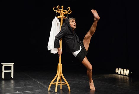 Branko Banković u predstavi Mirjana Preis i Studio za suvremeni ples, Zagreb: Starost – Alzheimer café, kor. Mirjana Preis, 2015.