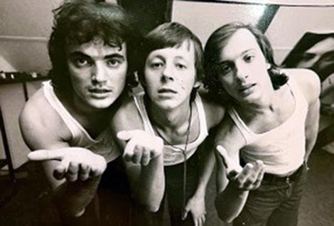 Željko Vukmirica, Mladen Vasary i Darko Srića u predstavi Pozdravi