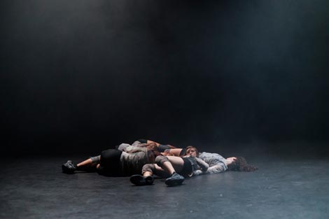 de facto, Zagreb: Monuments, koncept Nikola Krgović, kor. Saša Božić, foto: Neven Petrović