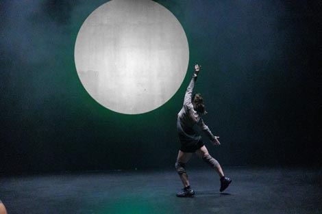 de facto, Zagreb: Monuments, koncept Nikola Krgović, kor. Saša Božić, foto: Neven Petrović