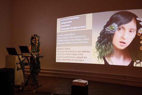 Murmurs of the Silent Green, koncept Otchuda Say, izvodi Kaia Liifsong, foto Saša Dervišević