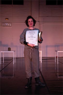 Ana Krietmeyer na dodjeli godišnjih nagrada strukovnih udruga suvremenog plesa Republike Hrvatske za 2023., foto: Matija W. Kralj