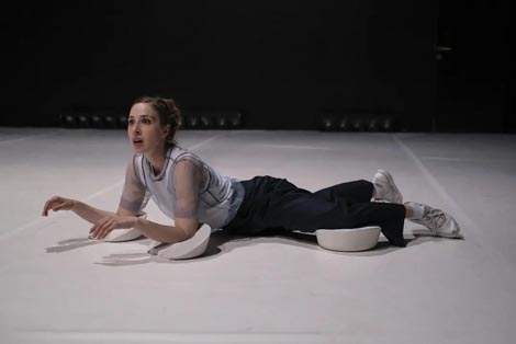 Matea Bilosnić, Zadarski plesni ansambl (ZdPA), Hrvatski institut za pokret i ples (HIPP); NEVER ALLone, kor. Matea Bilosnić, foto: Neven Petrović