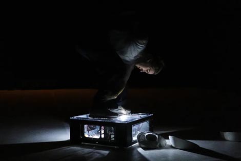 Matea Bilosnić, Zadarski plesni ansambl (ZdPA), Hrvatski institut za pokret i ples (HIPP); NEVER ALLone, kor. Matea Bilosnić, foto: Neven Petrović