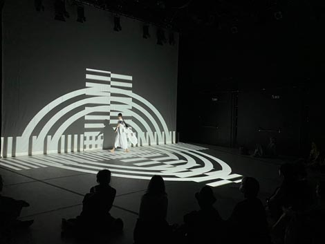 Sine Qua Non Art: Out of the Blue, koncept Christophe Béranger i Jonathan Pranlas-Descours, foto: Tjedan suvremenog plesa Facebook