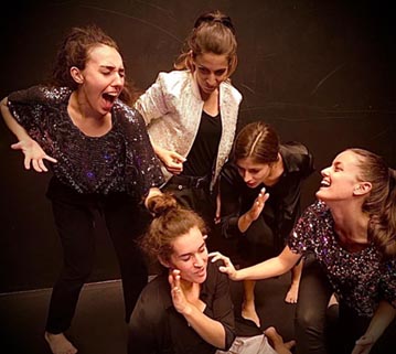 Zadarski plesni ansambl: Portreti, kor. Aleksandra Janeva Imfeld i izvođačice