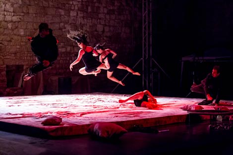 Bitef Dance Company: Prostor za Revoluciju, autorica Isidora Stanišić© Jelena Janković & Andi Bančić