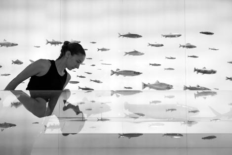 Sodaberg koreografski laboratorij: Rekonstrukcije: koreografske intervencije na strukturi površine – trajanje, erozija, akumulacija, nestajanje, autorica Marjana Krajač