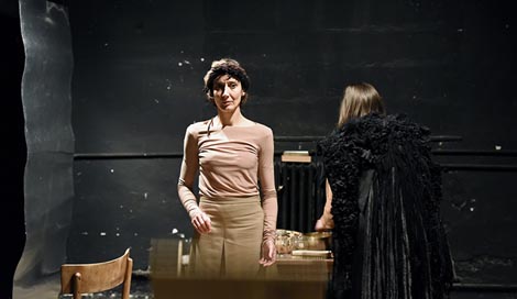 Teatar &TD, Zagreb: Kuća na oštrici, red. Marina Petković Liker, foto: Nina Đurđević, 2016.