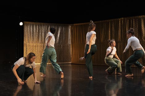 Umjetnička organizacija 21:21, Zagreb: Skupa, kor. Petra Hrašćanec