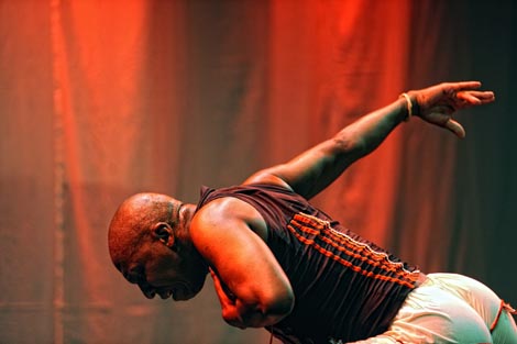 Association NOA: Skwatta, kor. Vincent Mantsoe, foto: Meinrad Heck