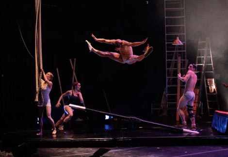 Cirk La Putyka, Slapstick Sonata, red. Maksim Komaro, foto: Sinisa Glogoski