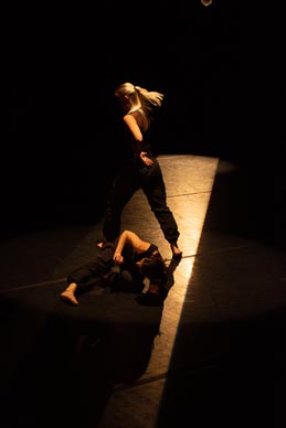 UPUH, Zagreb: Slučajni izbor, kor. Marija Dujmić u suradnji s Nikom Špekuljuk i Martinom Terzić 