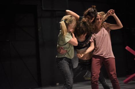 Sve četiri za jedno. Na rubu dodira i kaosa, autorica Ana Kreitmeyer