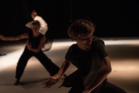 Zagrebački plesni ansambl: Vidljivo nevidljivo, kor. Dolma Jover Agulló